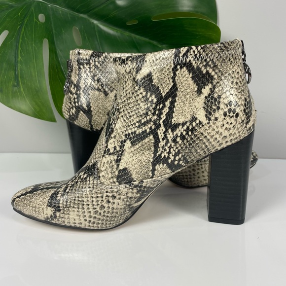 Franco Sarto Kortney snake print heeled Roccia cream clock boots Sz 7.5M - Picture 4 of 13